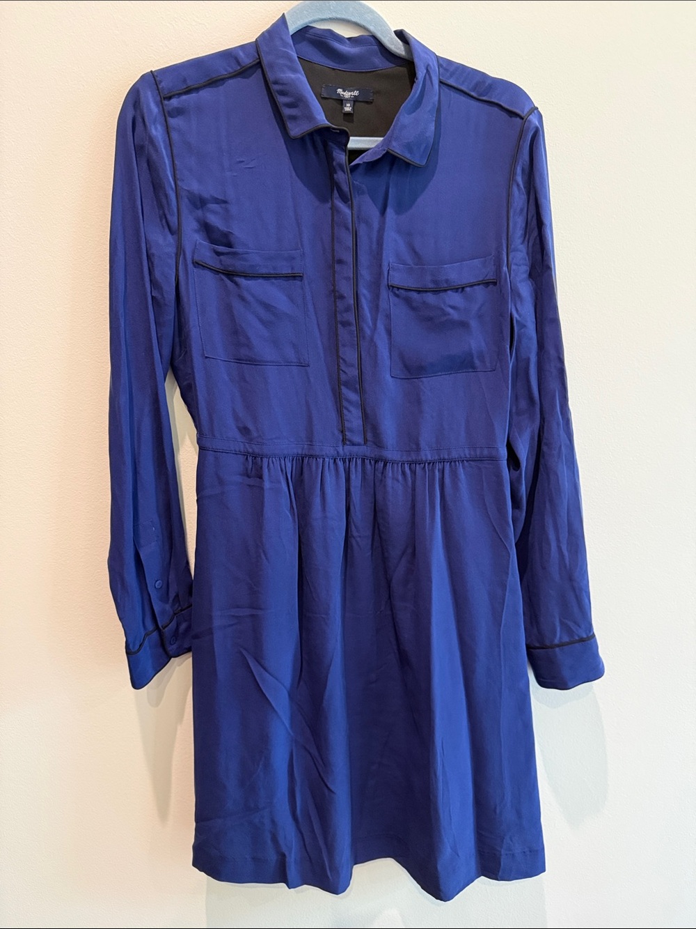 Gorgeous Madewell 100% Silk Blouse Dress with black trim and navy lining